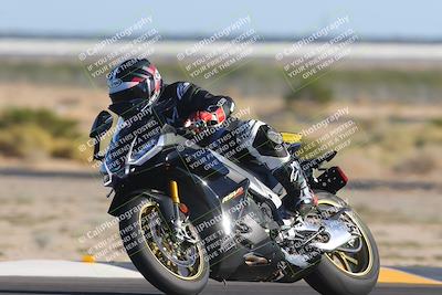 media/Nov-06-2023-Moto Forza (Mon) [[ce023d0744]]/3-Intermediate Group/Session 5 (Turn 4)/